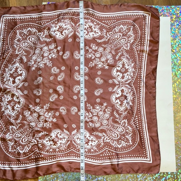 Brown and White Paisley Wrap with Floral Design - Picture 3 of 9